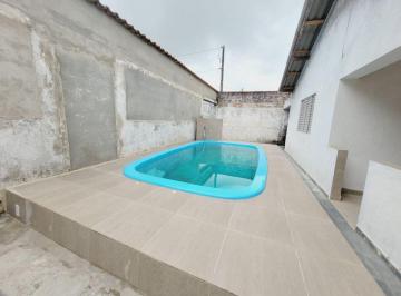 Casa de 2 quartos, Itanhaém · Casa à 900m do mar, com 2 quartos, piscina e área gourmet. Localizada em Itanhaém.