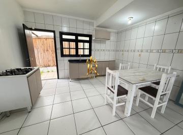 Apartamento de 2 quartos, Tramandaí · Duplex em avenida principal em Tramandaí