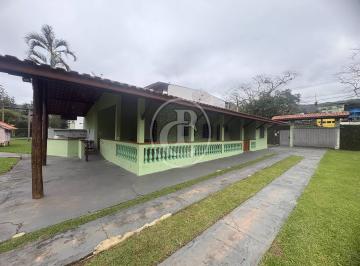 Casa · 100m² · 4 Quartos · 21 Vagas · Belíssima casa disponível para locação no centro de São Francisco Xavier
