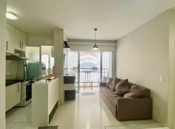 Apartamento · 56m² · 2 Quartos · 1 Vaga · Apartamento para locação com 57m², 2 quartos e 1 vaga na Bela Vista.