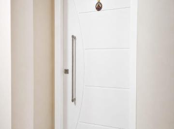 a8614bda-8418-4f43-ba87-2fd5b935ac1b · Apartamento para venda em Centro com 2 quartos, sendo 1 suíte, 141m²