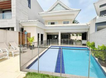 Casa de 3 quartos, Uberlândia · Casa com 316 metros², 4 quartos, piscina e churrasqueira em Uberlandia - MG