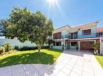 Casa · 232m² · 5 Quartos · 2 Vagas · Ampla casa em alvenaria - Bairro Rui Barbosa
