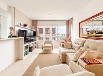 Apartamento · 76m² · 3 Quartos · 2 Vagas · Apartamento de 3 dormitórios com suíte, 2 vagas e churrasqueira no Menino Deus
