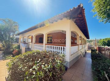 Casa · 250m² · 4 Quartos · 1 Vaga · Casa para venda em Centro de 250.00m² com 4 Quartos, 1 Suite e 1 Garagem