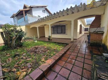 2f38edde07c2a61a866dcab55a4630ee9e25cb1b · Casa com 3 quartos a 400 metros da praia por apenas 395.000,00