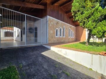 d2c263e4b4bcb8e505e12eb5ccbef6dc71b452c2 · Casa com 3 quartos a 750 metros da praia por apenas 650.000.00