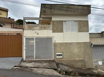 i519x99_6786aad6f1b6894c_GQ5MTJhZDUyOTcx_o.jpg · Casa com 3 quartos para alugar em Varginha, no bairro Centro