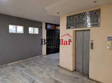 Comercial · 28m² · 1 Vaga · Sala comercial com 3 salas à venda próximo ao metrô Saens Pena, 28m2.