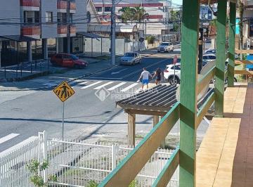 Apartamento · 38m² · 1 Quarto · 1 Vaga · Kitnet mobiliada a poucos passos da praia em Canasvieiras.