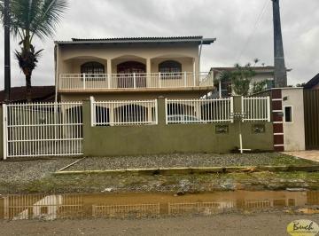 Foto 01 · Imperdível oportunidade: Casa à venda em Joinville-SC, 5 quartos, 1 suíte, 3 salas, 3 banheiros, 2 v