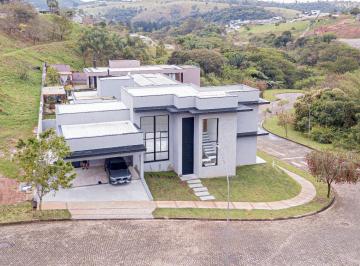 Casa · 250m² · 3 Quartos · 4 Vagas · Casa à venda em condomínio fechado | 3 dormitórios | Piscina | 638 m² de terreno