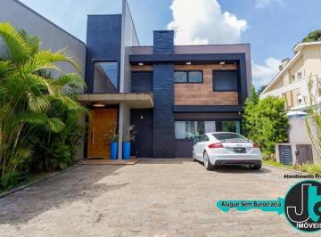 Casa · 319m² · 4 Quartos · 6 Vagas · Sobrado para Alugar no Santa Cândida | Área com piscina, Área Gourmet, e Opção de caução parcelado.