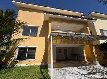 Casa de 4 quartos, Cotia · Casa de 351 m² com 4 quartos para aluguel em Bosque do Vianna. FL29