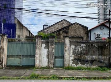c6f30d410fac833f99c05da3f1a7e4c78a0df433 · Casa na Madalena com 400m²