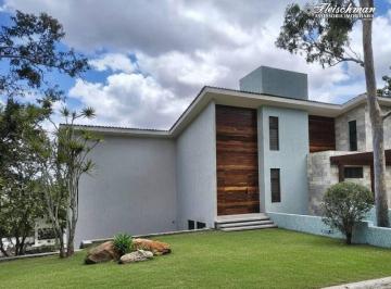 c94bf663156fdf0d867cfb8c6e58e28ea507ba3f · Casa de Alto Padrão à Venda no Gravatá Country – Exclusividade, Sofisticação e Qualidade de Vida