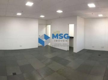 f634bc39603ec152434754ea38f602df226f9e48 · Sala Corporativa de 47,5m² com Excelente Iluminação Natural e Vista Privilegiada