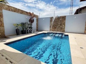 Casa · 184m² · 3 Quartos · 4 Vagas · Casa com 3 Quartos e 5 banheiros à Venda, 184 m² por R$ 1.100.000