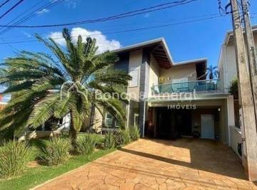 Casa · 263m² · 4 Quartos · 4 Vagas · Casa com 4 quartos, suite master e piscina em condomínio de Betel