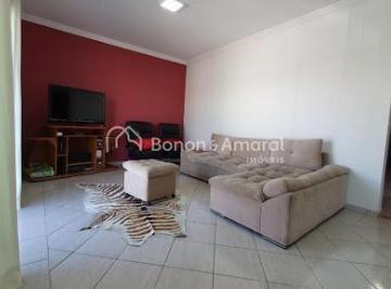 Casa · 216m² · 3 Quartos · "Conforto e Segurança: Casa com 3 Dormitórios em Condomínio Fechado em Valinhos!"
