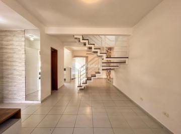 Casa · 120m² · 3 Quartos · 4 Vagas · Sobrado para Alugar em Condomínio Fechado – 3 Quarts (1 Suíte), Planejado e Climatizado