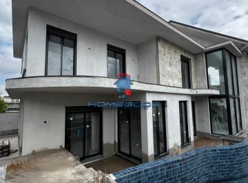 Casa · 420m² · 4 Quartos · 6 Vagas · Casa à venda com 420 m², 4 suítes, esquina, espaço gourmet e preparação para elevador no condomínio 