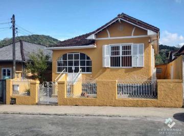 casa-de-80m-com-4-quartos-e-quintal-no-itamarati-p1248370.jpeg · Casa em 2 Pavimentos de 80m² com 4 Quartos, Sótão, Copa, Cozinha e Quintal - Itamarati, Petrópolis/R
