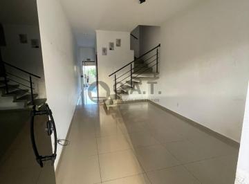 Foto 01 · Casa à venda em Sorocaba-SP, Vila Fiori! 2 quartos, 1 sala, 2 banheiros, 2 vagas de garagem. Confira