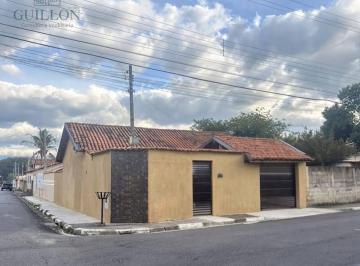 Casa · 155m² · 3 Quartos · Casa de esquina com 3 quartos à venda em Moreira César – Pindamonhangaba/SP