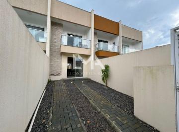 Casa de 2 quartos, Porto Belo · Amplo sobrado de 2 Suítes muito bem localizado em Porto Belo SC