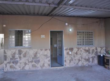 Casa de 3 quartos, Samambaia · ALUGA-SE CASA DE FRENTE – QR 413 | 3 QUARTOS | SAMAMBAIA NORTE