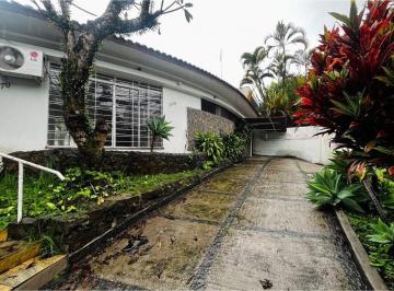 Casa de 3 quartos, São Paulo · Seu novo lar na Vila Madalena: casa com piscina, jardim e 3 dormitórios