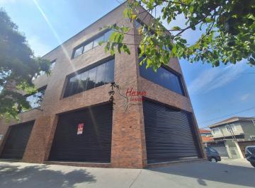 Comercial · 680m² · 15 Vagas · Galpão para locação R$ 25 mil 680m² | 6 Banheiros | V. Jaguara