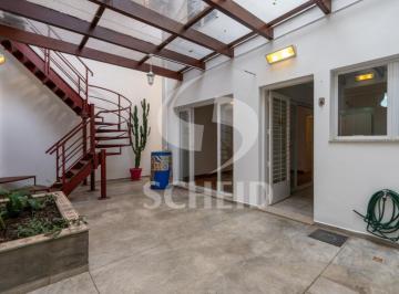 Casa · 171m² · 4 Quartos · 2 Vagas · Casa á Venda em Perdizes com 171 m², 4 quartos sendo 1 suíte, 2 vagas.
