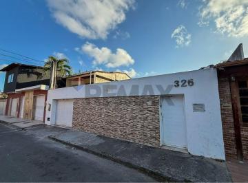 Casa · 180m² · 4 Quartos · 1 Vaga · "Casa dos Sonhos no Inocoop, Camaçari: 4 Quartos"