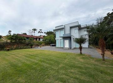 Casa · 250m² · 2 Quartos · 1 Vaga · Sobrado Alto Padrão em Centro, Massaranduba/SC