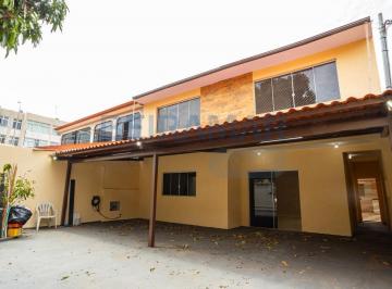 Casa · 200m² · 4 Quartos · 4 Vagas · Casa à Venda com 4 Quartos, 2 Suítes na QI 08 - Guará I