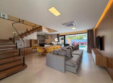 Casa · 291m² · 6 Quartos · 2 Vagas · Casa em condomínio de alto padrão