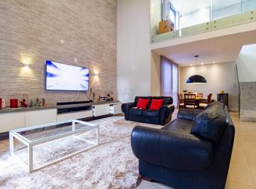 Casa · 400m² · 5 Quartos · 6 Vagas · Linda Casa com 5 QTS e 4 Suítes e ainda aceita Permuta.