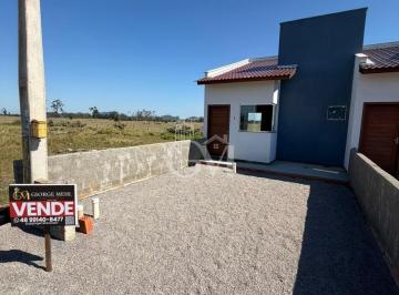 Casa · 47m² · 2 Quartos · Casa Geminada no Loteamento Porto Belo.