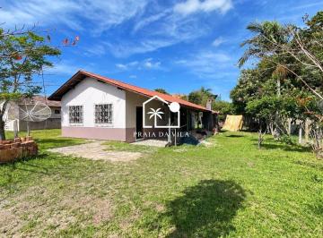 Casa · 115m² · 2 Quartos · 2 Vagas · Casa com Amplo Terreno de 861 m² na Principal Via de Acesso à Praia do Rosa