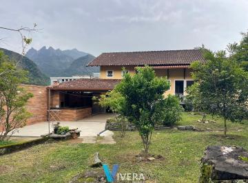Casa · 190m² · 5 Quartos · 2 Vagas · Casa à venda em Teresópolis/RJ