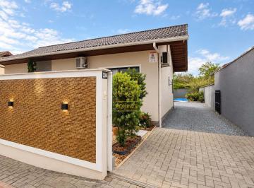 Casa · 169m² · 4 Quartos · 2 Vagas · Casa com edícula e piscina no bairro Pomeranos