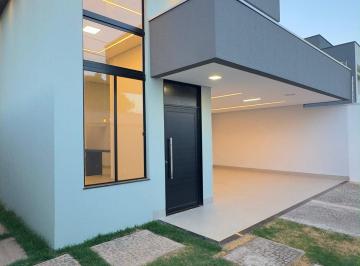 Casa · 270m² · 3 Quartos · 2 Vagas · Casa de alto padrão com 3 quartos, sendo 2 suítes, no Plano Diretor Sul de Palmas.