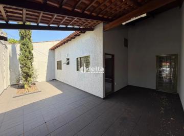 Casa · 250m² · 3 Quartos · 2 Vagas · Casa residencial com 3 quartos disponível para locação no bairro Jaraguá em Uberlândia-MG