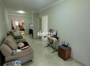 Casa · 125m² · 3 Quartos · 1 Vaga · Casa com 3 quartos sendo 1 suíte disponível para venda no bairro Aclimação em Uberlândia-MG.
