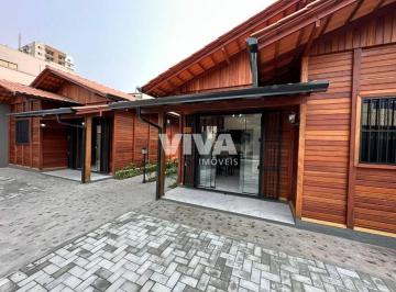 583cdb4116dd336eab22f4117022fe3e9221a4dd · Casa com 2 dormitórios para alugar, 55 m² por R$ 3.400/mês - Centro - Itajaí/SC