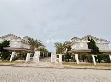 Casa · 141m² · 3 Quartos · 1 Vaga · Maravilhoso sobrado em condomínio fechado, poucas unidades, próximo ao mar de Xangrila.