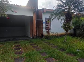 Casa · 354m² · 4 Quartos · 2 Vagas · Casa em Condomínio - Urbanova - Condomínio Portal da Serra - 4 Dormitórios - 348m².
