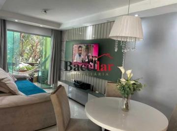 Casa · 145m² · 3 Quartos · 2 Vagas · CASA COM TRÊS QUARTOS, ÁREA EXTERNA, EM RUA FECHADA